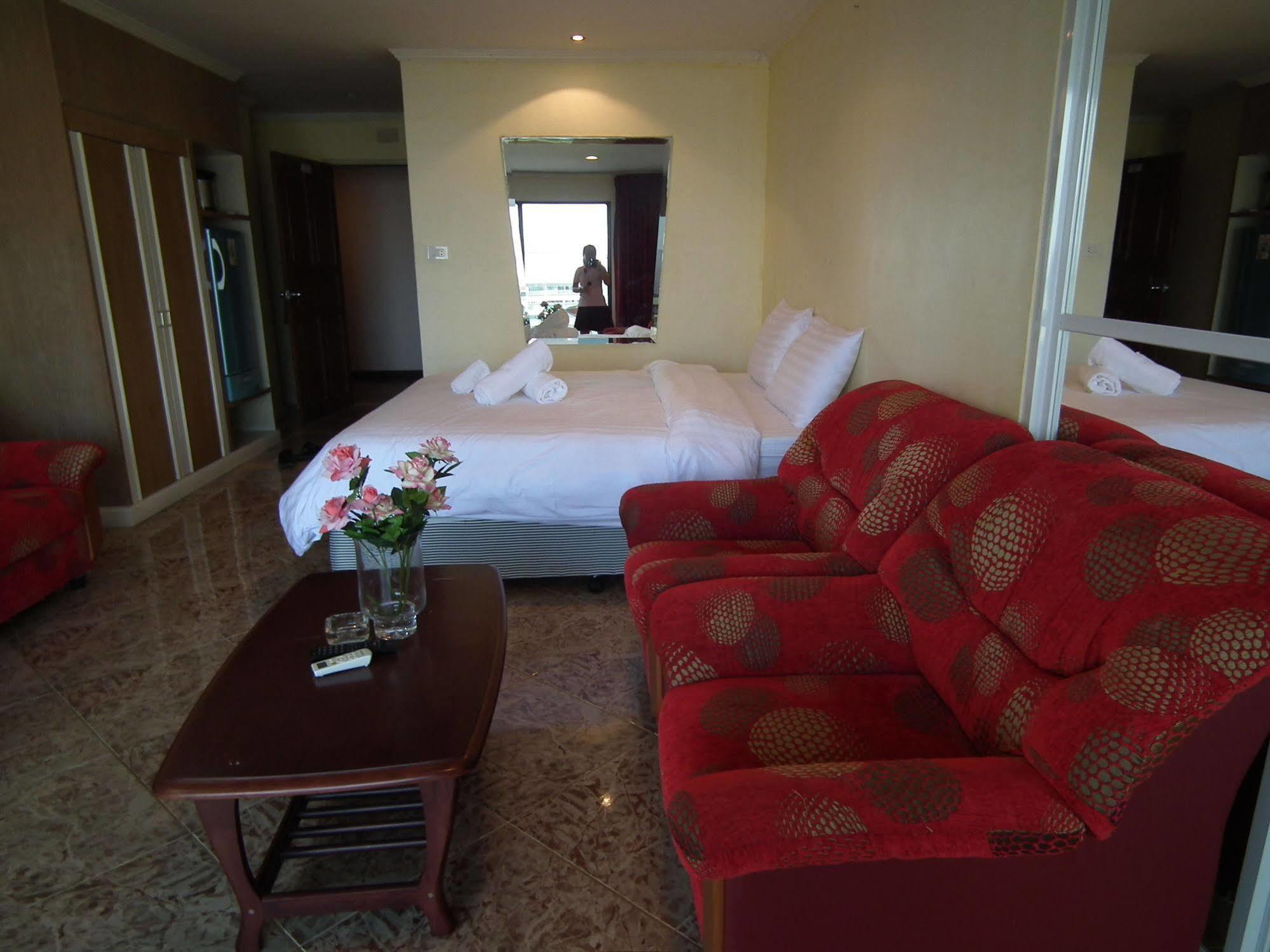 Apartmán Abricole At Pattaya Hill Exteriér fotografie