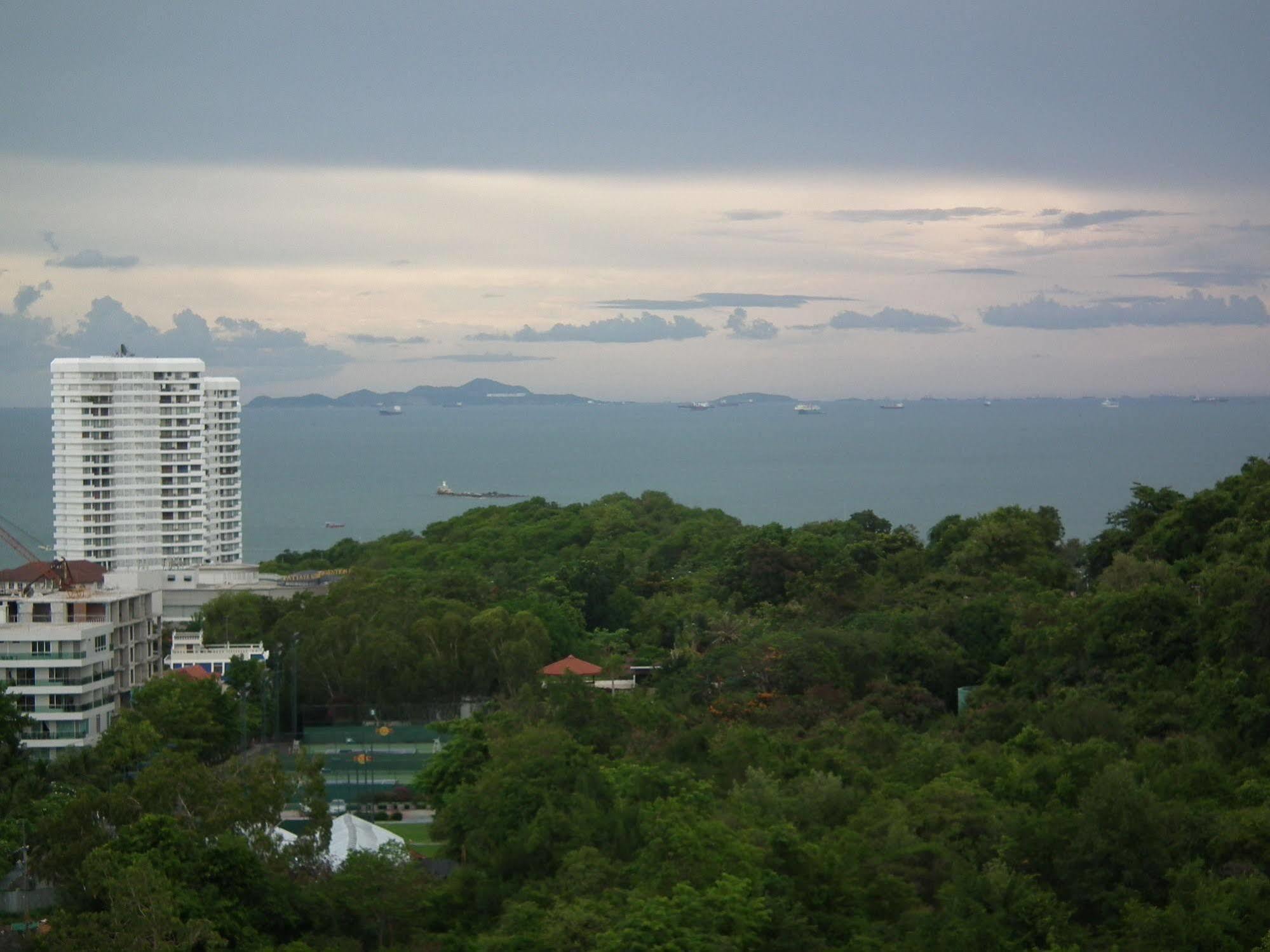 Apartmán Abricole At Pattaya Hill Exteriér fotografie